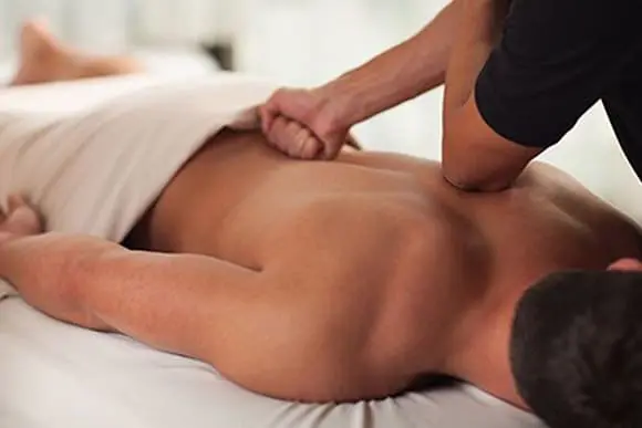 masaje espalda fisioterapia