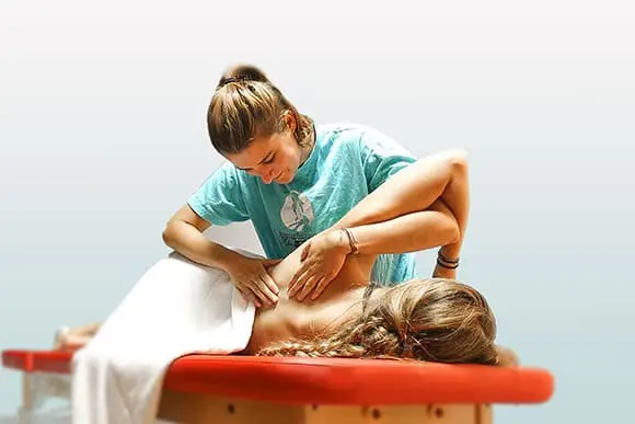 masajes fisioterapia a mujer